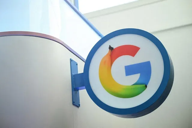صورة من الأرشيف: شعار Google مصمم خصيصاً أثناء افتتاح مركز الذكاء الاصطناعي (AI) الجديد لشركة Google في برلين، ألمانيا، في 5 مارس 2026. رويترز/Annegret Hilse//صورة من الأرشيف