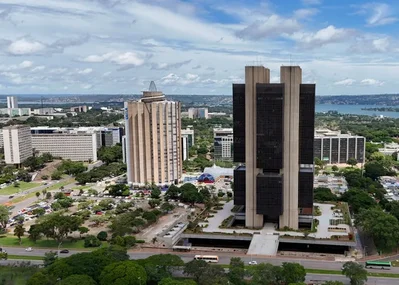 Banco Central corta taxa Selic para 13,75%