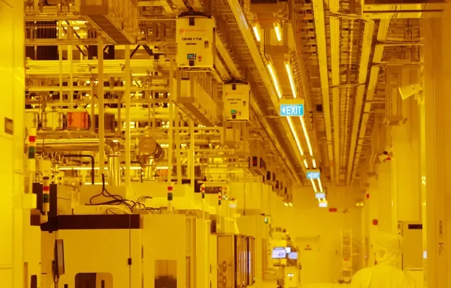 A view of an automated transport system in the clean room of U.S. chipmaker GlobalFoundries' new fabrication plant in Singapore September 12, 2023. REUTERS/Edgar Su