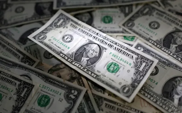 FOTO DE ARQUIVO: Cédulas de dólar americano são vistas nesta ilustração feita em 10 de março de 2023. REUTERS/Dado Ruvic/Illustration/File Photo