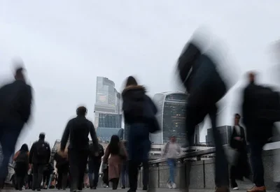 英國女性面臨持續存在的獎金差距