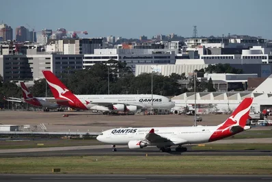 Qantas workers to strike next week over pay