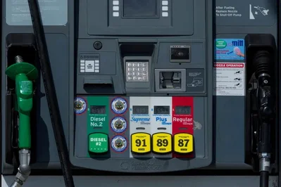 Asian markets rise as oil prices slip