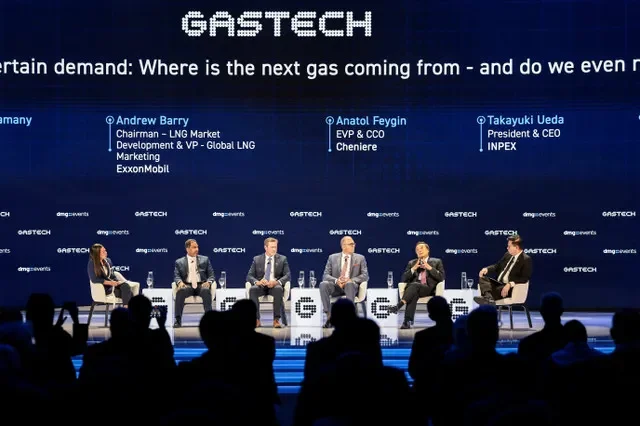 Oman LNG’s CEO Hamed Al Naamany, ExxonMobil’s Chairman of LNG Market Development and Vice President, Global LNG Marketing Andrew Barry, Cheniere’s Executive Vice President and Chief Commercial Officer Anatol Feygin, INPEX Corporation’s President and CEO Takayuki Ueda and PTT’s Senior Executive Vice President of International Trading Business Unit Jaturong Worawitsurawatthana attend a session at
