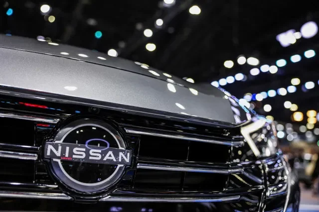 صورة أرشيفية: شعار Nissan معروض في معرض بانكوك الدولي للسيارات السادس والأربعين في بانكوك، تايلاند، 24 مارس 2025. REUTERS/شاليني ثيراسوبا/صورة أرشيفية