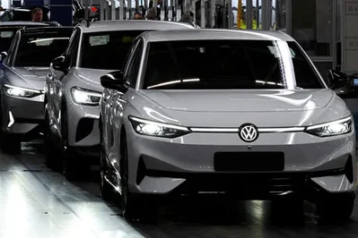 German auto workers protest Volkswagen profit warning
