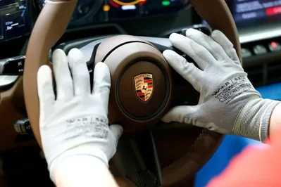 Volkswagen บันทึกการตัดลดมูลค่า Porsche 6 พันล้านยูโร