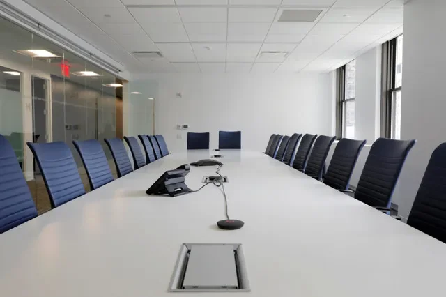 FILE PHOTO: A boardroom is seen in an office building in Manhattan, New York City, New York, U.S., May 24, 2021. REUTERS/Andrew Kelly/File Photo