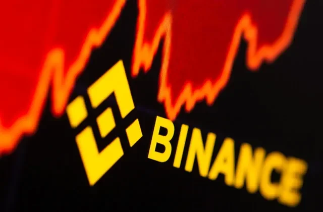 يظهر شعار Binance ورسم بياني للأسهم في هذا الرسم التوضيحي الملتقط في 28 يونيو 2021. REUTERS/Dado Ruvic/Illustration