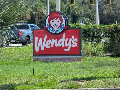 การล้มละลายของ Meritage ส่งผลให้ Wendy's ในมิชิแกนตกอยู่ในความเสี่ยง