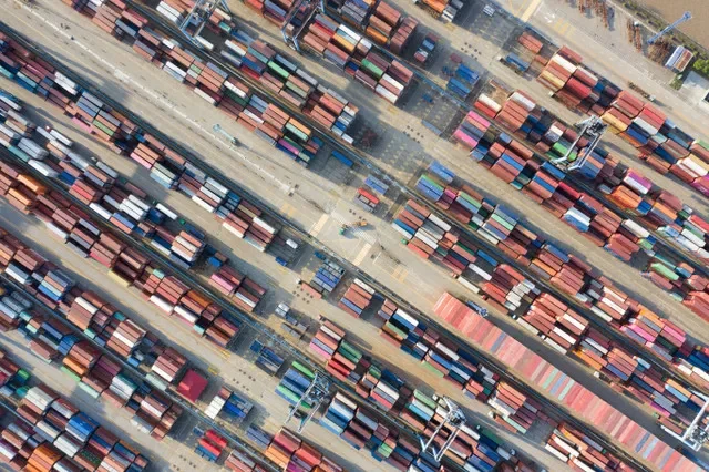 2019年5月28日,中国浙江省宁波港口停放的集装箱。照片拍摄于2019年5月28日。REUTERS/Stringer