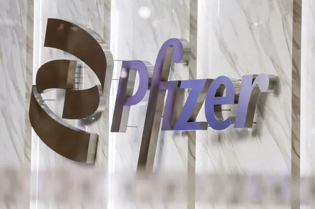 2026年8月25日,美國紐約市的Pfizer商標。路透社/Jeenah Moon
