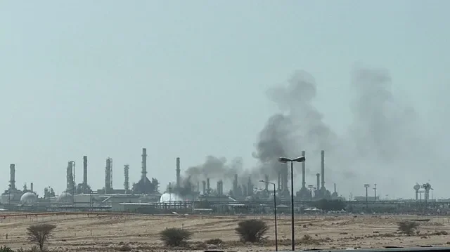 Smoke rises from a fire at the Aramco refinery south of Riyadh, Saudi Arabia, October 3, 2026. REUTERS/Stringer