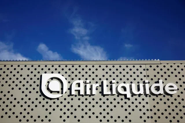FILE PHOTO: The logo of Air Liquide is seen at a hydrogen station in Paris, France, October 24, 2024. REUTERS/Sarah Meyssonnier/File Photo