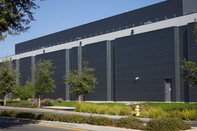 Exterior of the Equinix SV11 data center in San Jose, California, U.S., September 16, 2026. REUTERS/Elizabeth Mendez