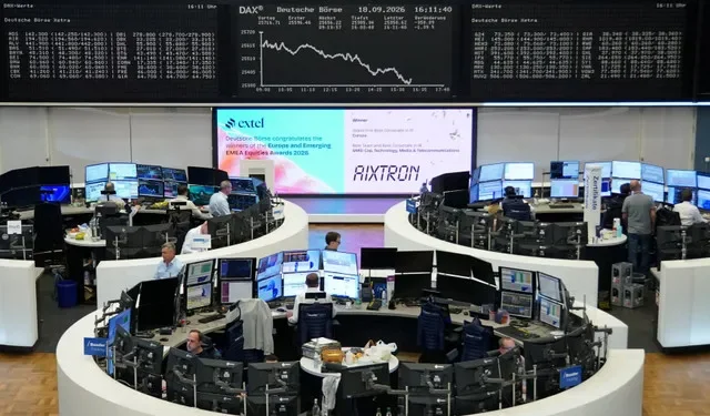 رسم بياني لمؤشر أسعار الأسهم الألماني داكس في بورصة فرانكفورت، ألمانيا، 18 سبتمبر 2026. REUTERS/Staff