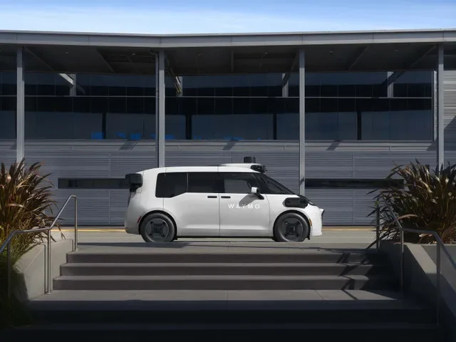 تعد ديترويت، إلى جانب شيكاغو ومونتريال، من أولى المدن الشمالية التي تستكشفها Waymo في إطار سعيها لتوسيع خدماتها لتشمل ولايات ذات مناخات متقلبة.