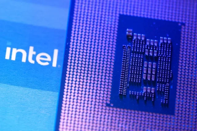 FILE PHOTO: Computer motherboard and Intel chip appear in this illustration taken August 25, 2025. REUTERS/Dado Ruvic/Illustration/File Photo