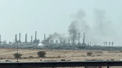 Los precios del petróleo caen al acelerar la IEA la liberación de reservas
