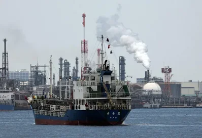 Asia Stockpiles Oil and Boosts Renewables