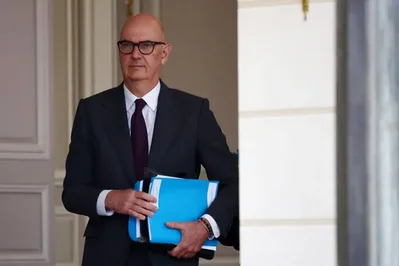 France to be strategic on new debt issues