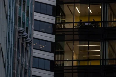 美國暫停主要科技企業綠卡計劃資格