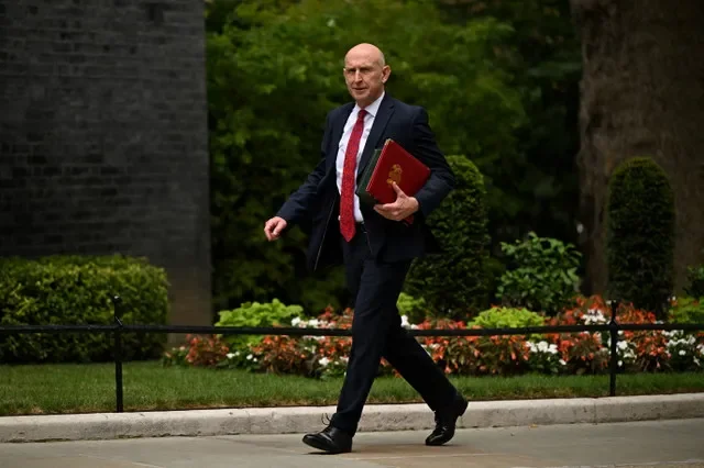 英国财政大臣约翰·希利前往伦敦唐宁街10号参加英国首相安迪·伯纳姆主持的首次内阁会议,英国伦敦,2026年7月21日。