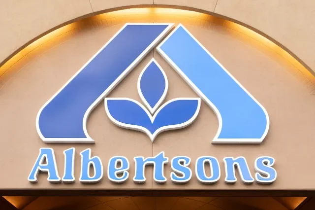 The logo of Albertsons supermarket as shoppers browse for groceries ahead of the Thanksgiving Day holiday in Redmond, Washington, U.S., November 24, 2025. REUTERS/David Ryder