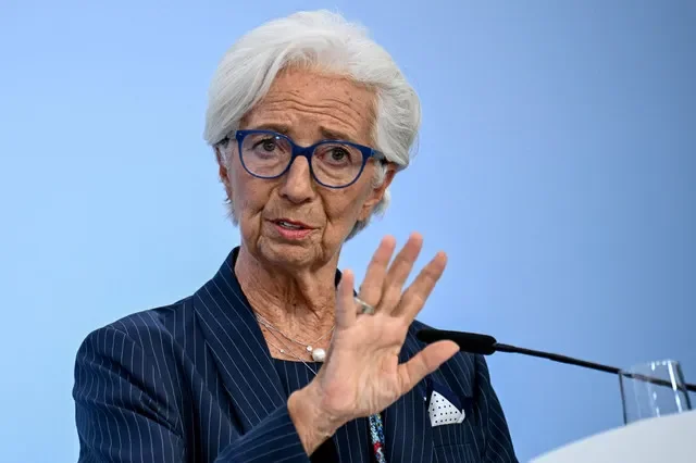 FOTO DE ARCHIVO: La presidenta del Banco Central Europeo, Christine Lagarde, habla durante una rueda de prensa tras la reunión del Consejo de Gobierno del BCE en la casa de huéspedes del Banco Federal Alemán en Berlín, Alemania, el 10 de septiembre de 2026. REUTERS/Annegret Hilse/Foto de archivo
