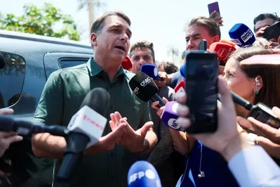 Bolsonaro ủng hộ chấm dứt tuần làm việc sáu ngày