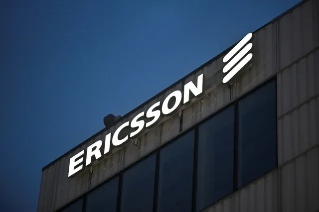 2024年1月23日,瑞典斯德哥爾摩,Ericsson總部大樓上展示著公司標誌。TT通訊社/亨里克·蒙哥馬利 經由 REUTERS