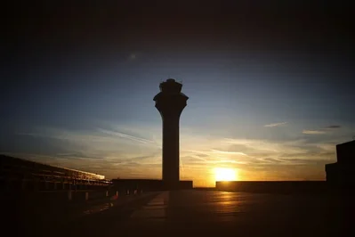 聯邦航空管理局與航空管制員同意加薪2.8%