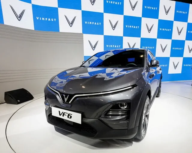 2025年1月18日,在印度新德里舉行的為期五天的印度車展上,全新VinFast VF 6亮相展出。REUTERS/普里揚舒·辛格