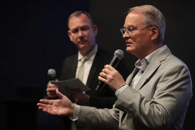 Hamilton Outraises Marshall in Kansas Senate Race