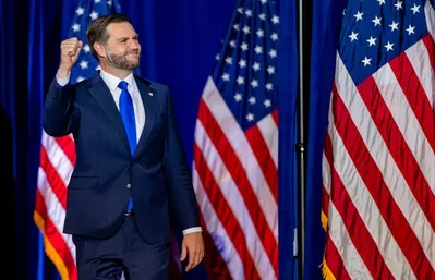 Vance moviliza a los republicanos en Hendersonville