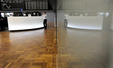 法國爆發示威 歐股下挫