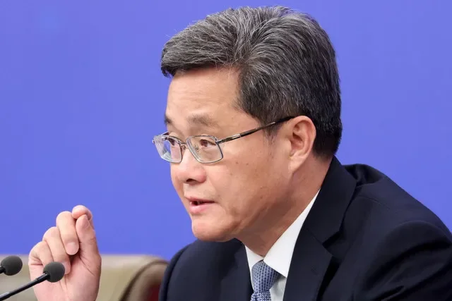 2026年3月6日,中國財政部長藍佛安在中國北京舉行的全國人民代表大會期間出席記者會。REUTERS/馬克西姆·舍梅托夫