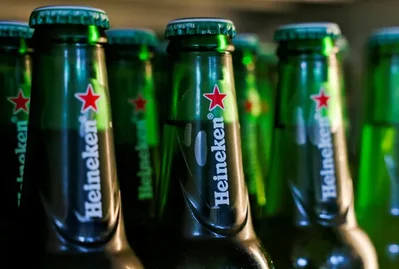 Heineken ถูกสั่งจ่าย 111 ล้านยูโรแก่คู่แข่ง