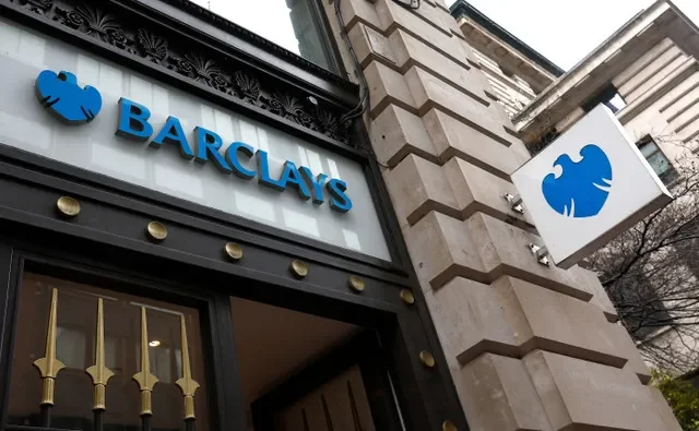 2023年3月17日、英国ロンドンにあるBarclays Bankの支店の看板。ロイター/ピーター・ニコルズ