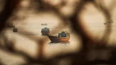 الحرس الثوري يعلن استهداف سبع سفن بالخليج
