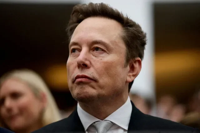 資料照片:2026年10月8日,Tesla執行長伊隆·馬斯克在美國華盛頓特區出席於美國和平研究所(已被川普政府更名為唐納·J·川普和平研究所)舉行的「新黃金時代」峰會。REUTERS/Evan Vucci/資料照片