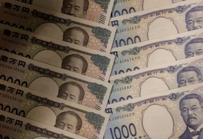 Yen Hits OneMonth High on SafeHaven AI Jitters
