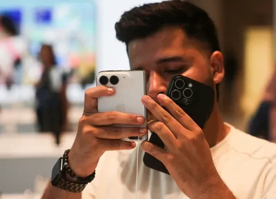Apple ra mắt iPhone Duo gập
