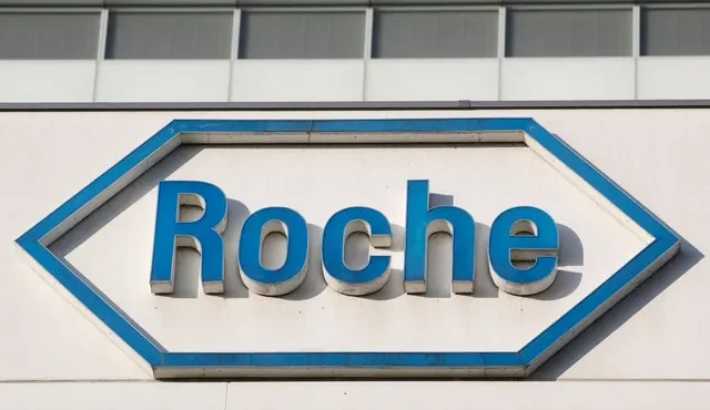 資料照片:2020年1月30日,瑞士製藥商Roche位於瑞士巴塞爾總部的標誌。路透社/阿恩德·維格曼/資料照片