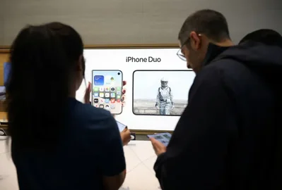 Apple ra mắt iPhone Duo gập