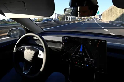 สโลวาเกียและลัตเวียอนุมัติซอฟต์แวร์ของ Tesla