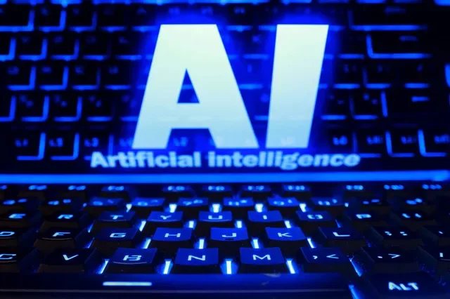 2026年10月19日拍攝的插圖中顯示的「AI Artificial Intelligence」字樣與鍵盤。路透社/Dado Ruvic/插圖