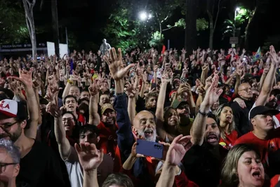 Wall Street Rises as Brazil Assets Plunge After Lula Win