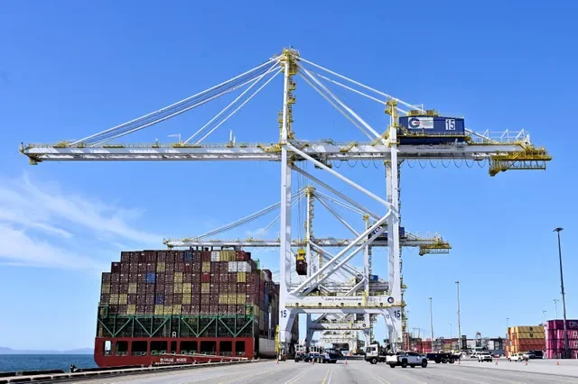 檔案照片:2026年7月30日,加拿大卑詩省三角洲羅伯茨堤岸的Deltaport貨櫃碼頭。REUTERS/珍妮弗·高蒂爾/檔案照片