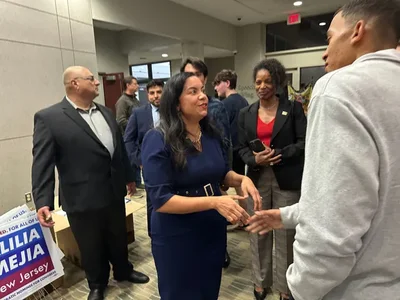 Candidatos del 11.º distrito de Nueva Jersey chocan en acalorado debate